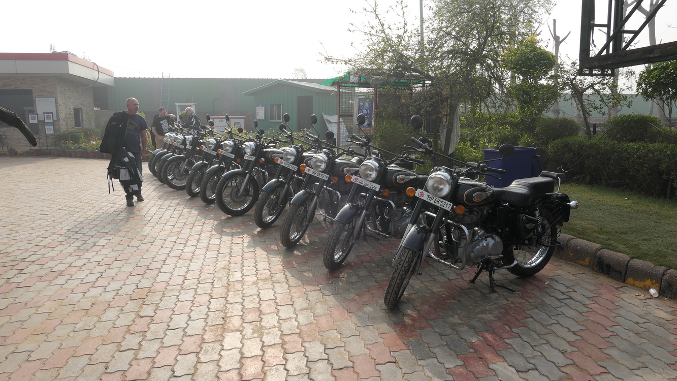 Voici les motos prêtes à partir Image