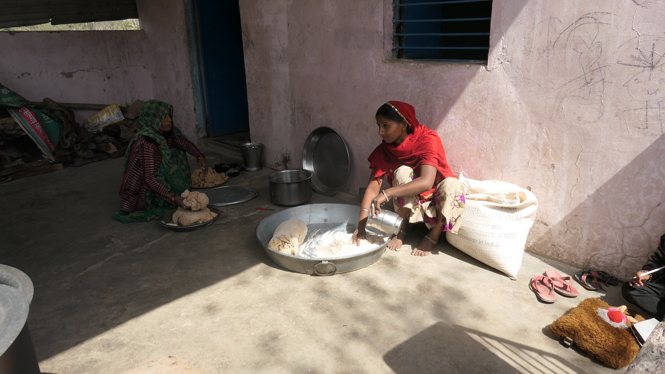 Les cuisine de la cantine à l'école Jour 6 - Udaipur
