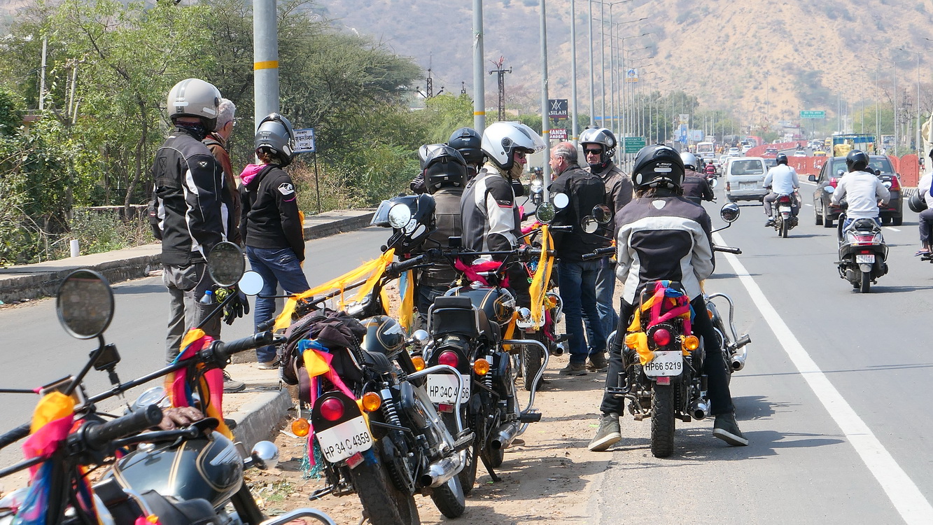 Arrêt technique ; une moto donne des signes de faiblesse Jaipur