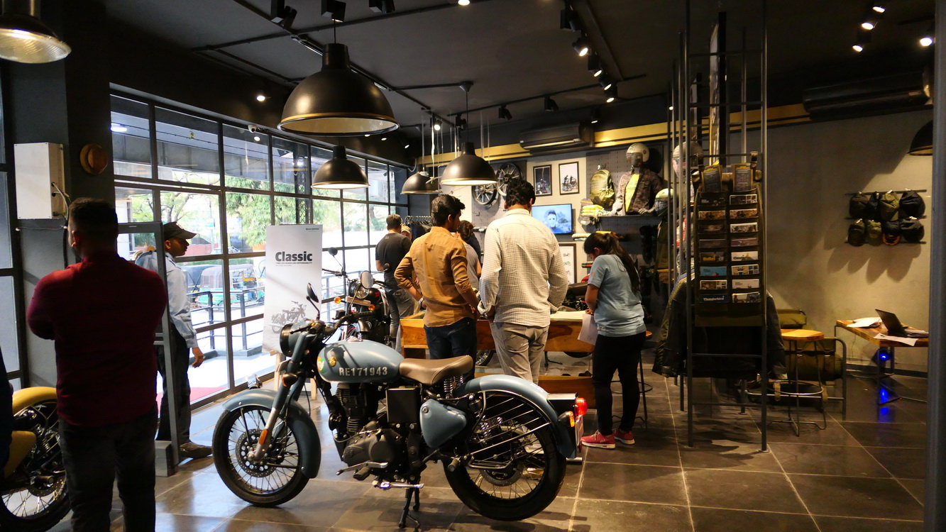 Visite au magasin Royal Enfield Jaipur